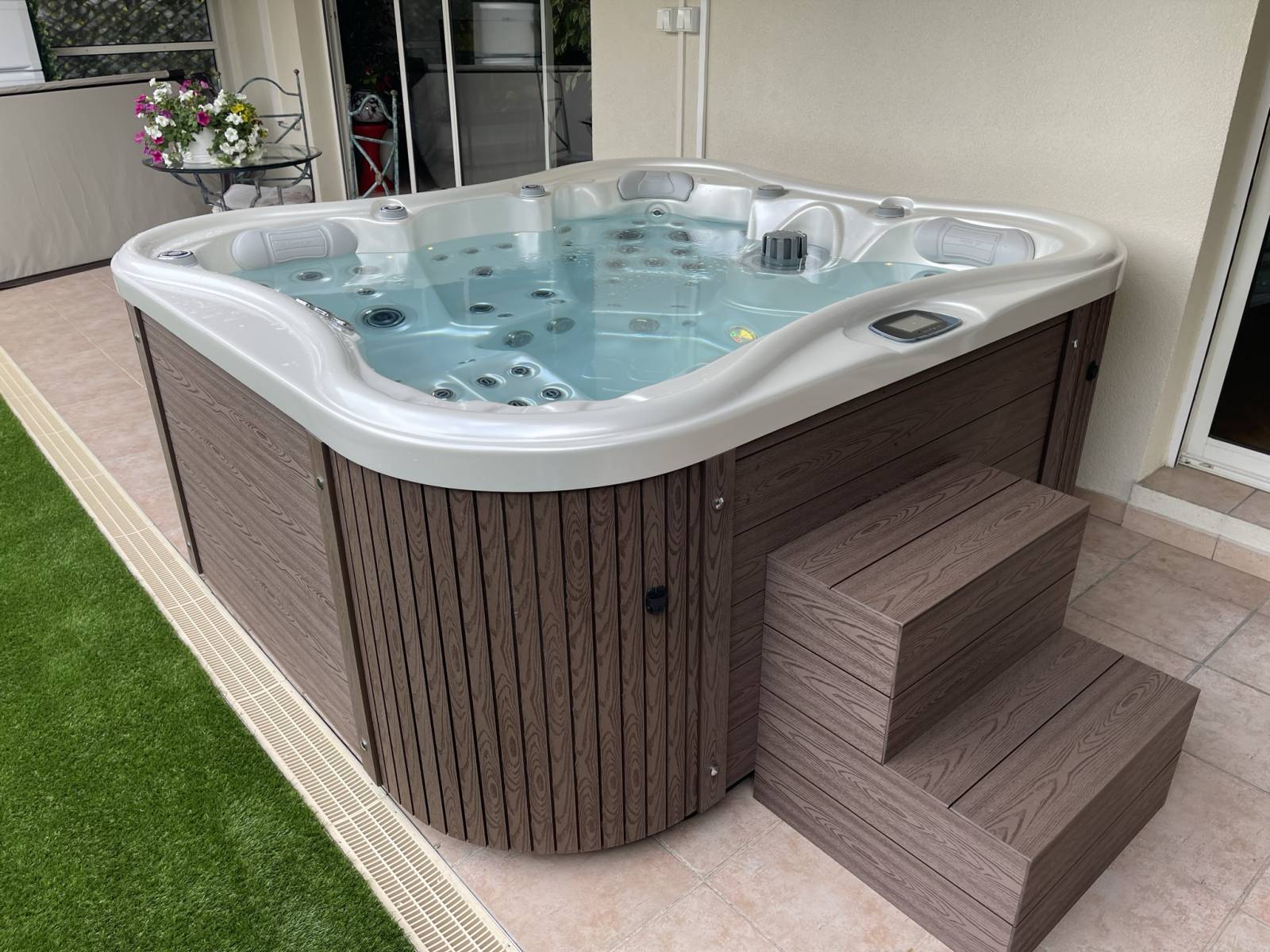 Constructions piscine et aménagement terrasse en grès cérame Rouen 76 Seine-Maritime